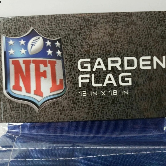 Seattle Seahawks Garden Flag with Hardware Stand Emerald City 13” X 18” - Picture 4 of 5